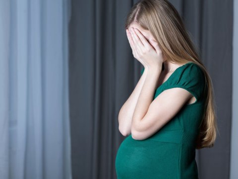 Yeniyetmə anaların sayı ARTIR- “...Qızlar adətən 8-ci sinifdə nişanlanırlar”