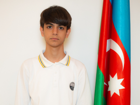 Qızıl medalçı: “Dünyanın ən reytinqli universitetlərindən birinə qəbul olmaq istəyirəm”