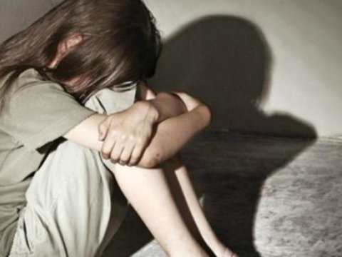 Bakıda ana 16 yaşlı qızını evdən QOVUB