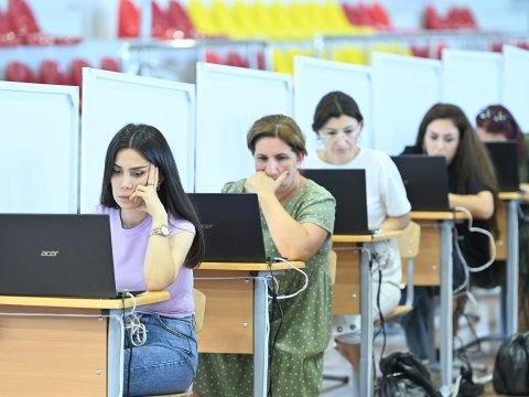 Müəllimlərin maaşlarının artırılması ilə bağlı 500 milyon ayrılıb