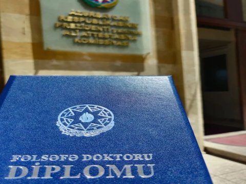 Dövlət qulluğunda çalışanlara elmi dərəcələrin verilməməsi ilə bağlı qərarın ləğvi tövsiyə olunub