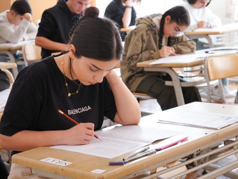 “Builki buraxılış imtahanı kifayət qədər asan idi”