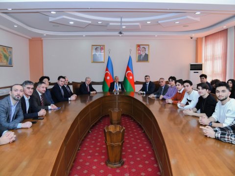 BMU-nun rektoru “Robotex Azərbaycan”da ilk yeri tutan şəxslərlə görüşüb  