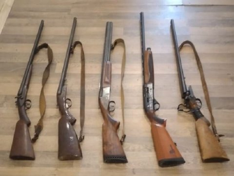 Xankəndidə orta məktəbdən silah və sursatlar aşkarlanıb