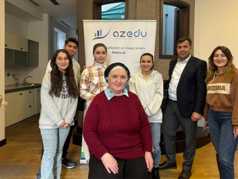 “Örnək müəllim” doğum gününü AzEdu.az-da qeyd etdi 