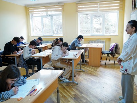 Buraxılış imtahanları: Çətinlik səviyyələri eyni deyildi?