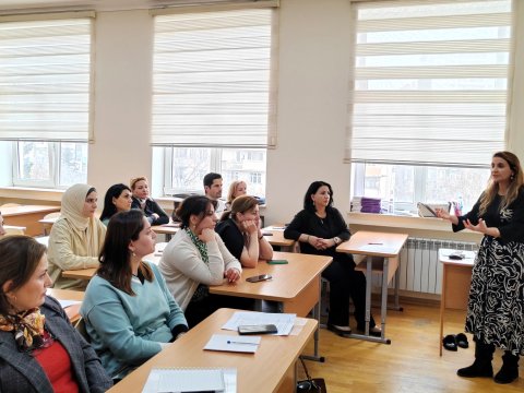 İnteraktiv təlimlər keçirilir