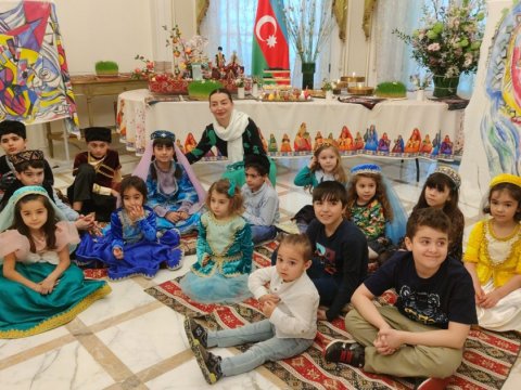 Parisdə “Natəvan” məktəbində Novruz bayramı qeyd edilib