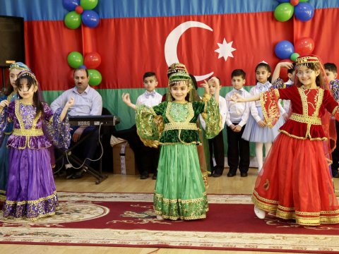 Təhsil müəssisələrində bayram şənlikləri keçirilib