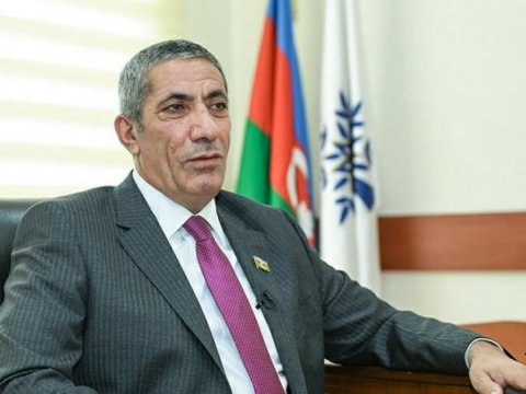 Müəllimlər 65 yaşda təqaüdə getmək istəmirlər