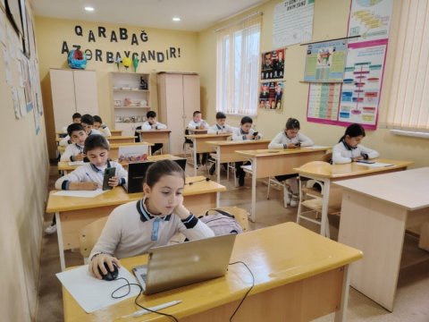 Şagirdlər üçün ilk dəfə onlayn sınaq imtahanı keçirilib