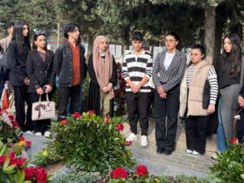 Tələbələr II Şəhidlər Xiyabanını ziyarət edib