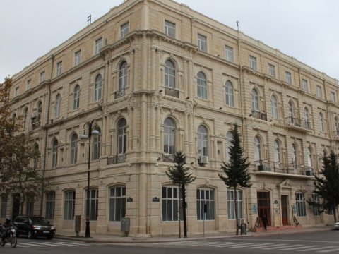  Azərbaycanda bu rektorun səlahiyyət müddəti bitib – Hələlik təyinat yoxdur...   