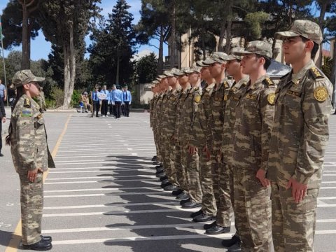 Silah videosu ilə məşhurlaşan Ayan: “Ən böyük arzum hərbçi olmaqdır”