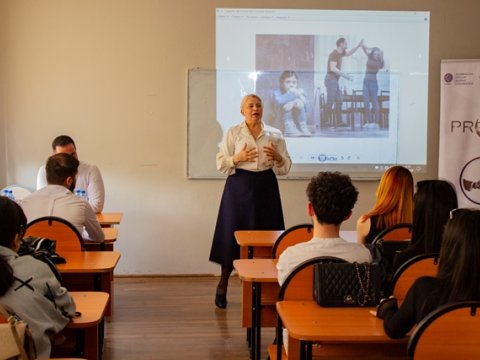UNEC İnklüziv Təhsil Mərkəzi universitetlərdə görüşlər keçirib