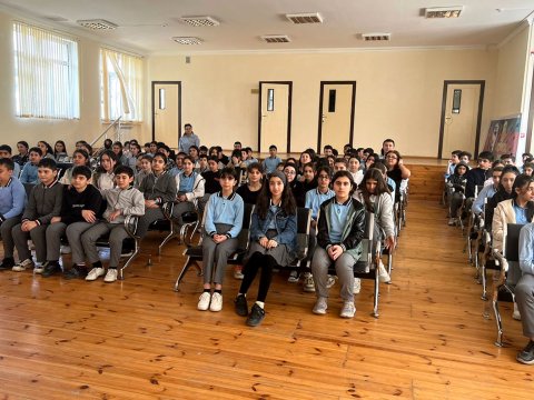 Paytaxt məktəblərində maarifləndirici görüşlər keçirilir