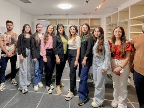 Jurnalistlərə psixoloji təlim keçirilib - FOTOLAR