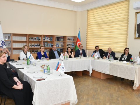 Valideynlərlə müzakirə keçirilib