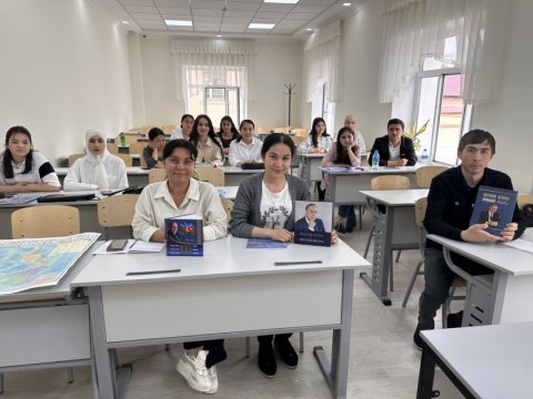 Özbəkistan ali məktəblərində Ulu Öndərə həsr olunan mühazirələr oxunub