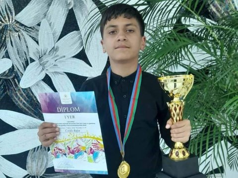 Məktəbli festivalda 1-ci yerə laiq görülüb