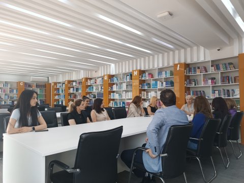UNEC-də müzakirə: “İnsanları idarəetmə sənəti