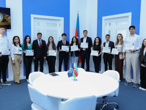 UNEC-in “Brend tələbə”ləri mükafatlandırıldı - FOTOLAR