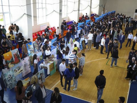 1000-dən çox məktəbli və kollec tələbəsi AzMİU-da
