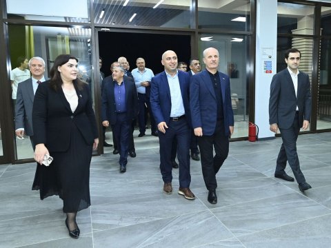 Türk Dövlətləri Təşkilatı və Türk Akademiyasının nümayəndə heyətləri Şuşada məktəbdə olublar 