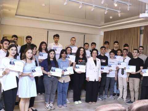 AzMİU-da fənn olimpiadalarının qaliblərinə diplomlar təqdim olunub
