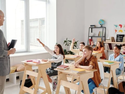 Azərbaycanda neçə məktəbdə alman və ya fransız dili tədris olunur?