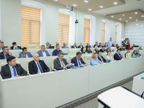UNEC-də “Avrasiyanın arteriyaları” kitabının təqdimatı...