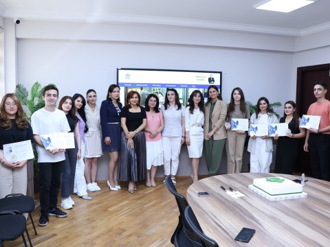 AzMİU-nun bir qrup tələbəsinə sertifikatlar verilib
