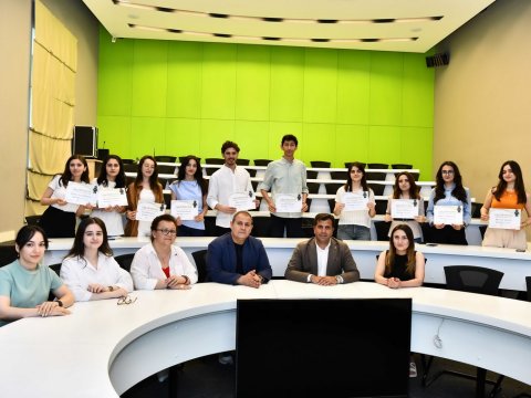 ADNSU-nun “Brend Tələbə”ləri mükafatlandırıldı – FOTO 