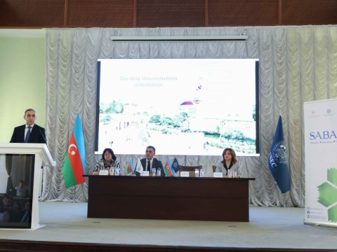 Qarabağ Universitetinin rektoru UNEC tələbələri ilə görüşüb