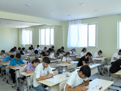 BMU-da imtahan sessiyası davam edir