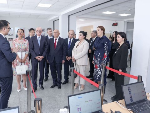 Millət vəkilləri sertifikatlaşdırma imtahanını izləyiblər