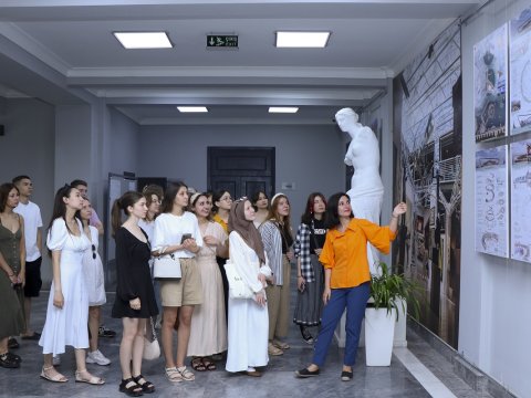 Rusiyalı tələbələr AzMİU-da tədris təcrübəsinə başlayıblar