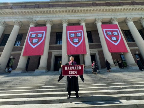 Azərbaycanlı gənc “Harvard”ı fərqlənmə ilə bitirdi