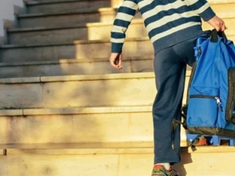 Məktəb çantası alarkən nəyə diqqət etmək lazımdır?