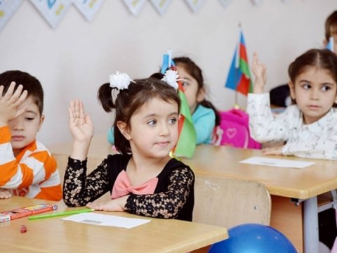 Məktəb başlayır! - Birinciləri dərsə necə uyğunlaşdırmaq olar?