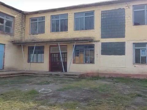 Siyəzəndə 400 şagirdin oxuduğu məktəb bağlanıb