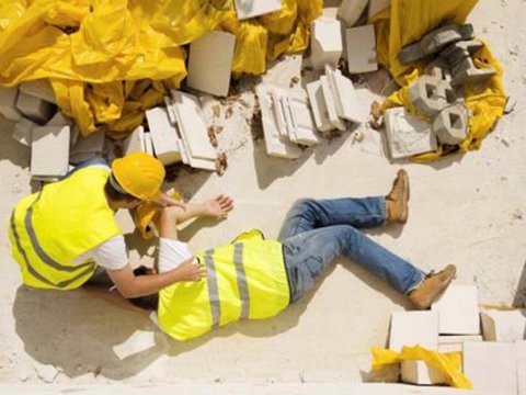 Sumqayıtda 20 yaşlı oğlan tikintidə yıxılaraq ölüb