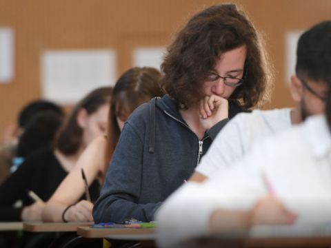 Valideynlər özəl universitet seçiminə qarşı çıxır - Doğru bilinən yanlışlar... 