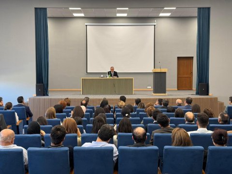 Şahin Bayramov universitet heyəti ilə görüş keçirib