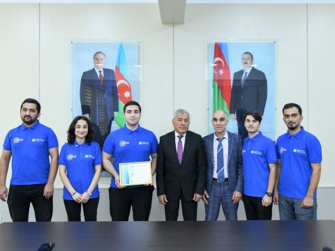 BMU rektoru &ldquo;Zəngəzur&rdquo; PUA-sını hazırlayan tələbələrlə görüşüb