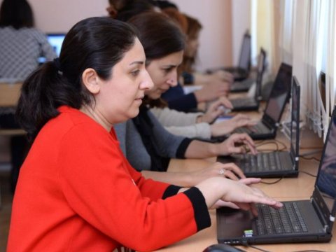 "Müəllimlərin kompüter bilikləri yüksək səviyyədə deyil"