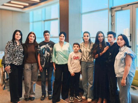Leyla Əliyeva uşaqlarla bir arada -&nbsp;FOTO