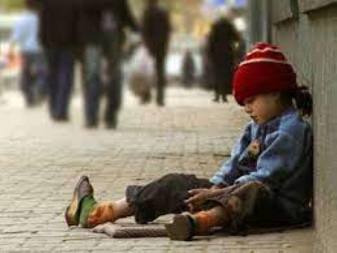 Uşaqlar ataları üçün dilənirlər