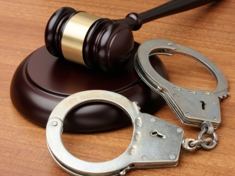 Məktəb direktorunu və 2 azyaşlını öldürən şəxs cəzadan azad edildi- Müalicə alacaq