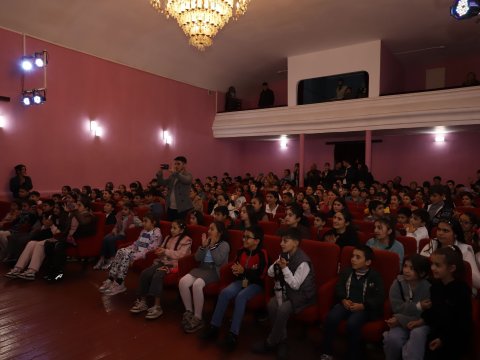 Qax rayonunda “Məktəblilər üçün teatr pedaqogikası” layihəsinə start verilib